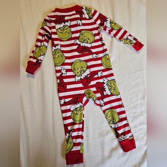 Dr. Seuss Grinch Family Holiday PJ Set - Picture 7 of 9